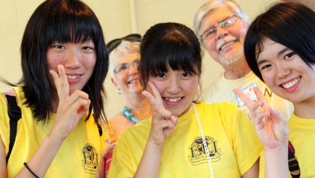 Isesaki students and board members Bob Stevens and Jane Fast