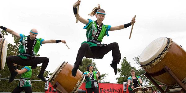 Read more about the article St. Louis Osuwa Taiko perform at Fall Festival