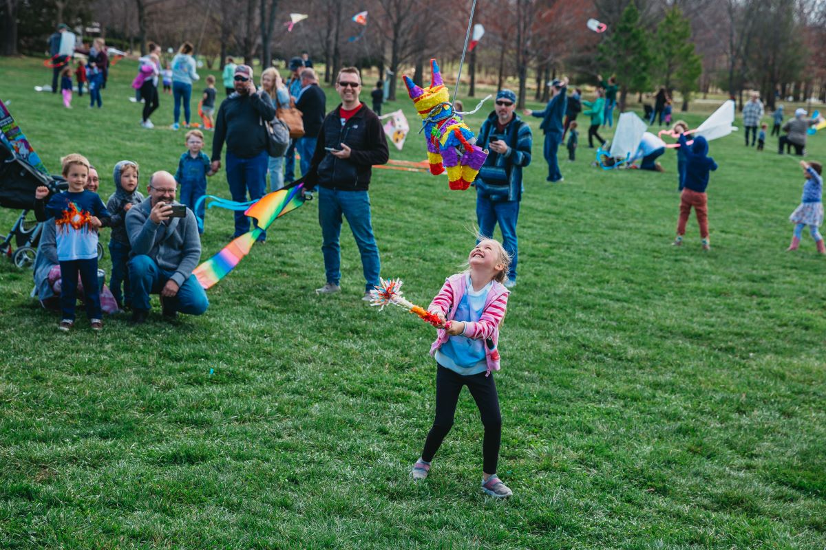 Read more about the article Experience Japanese and Mexican culture at the 2024 Cherry Blossom Kite and Piñata Festival